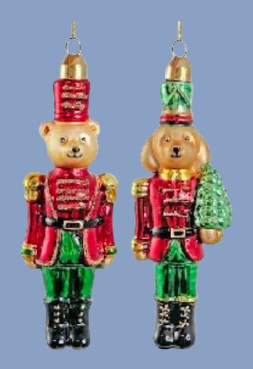 Два стеклянных украшения: мишка и собачка в красной форме щелкунчика